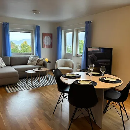 Hb - The White Pearl טרומסה